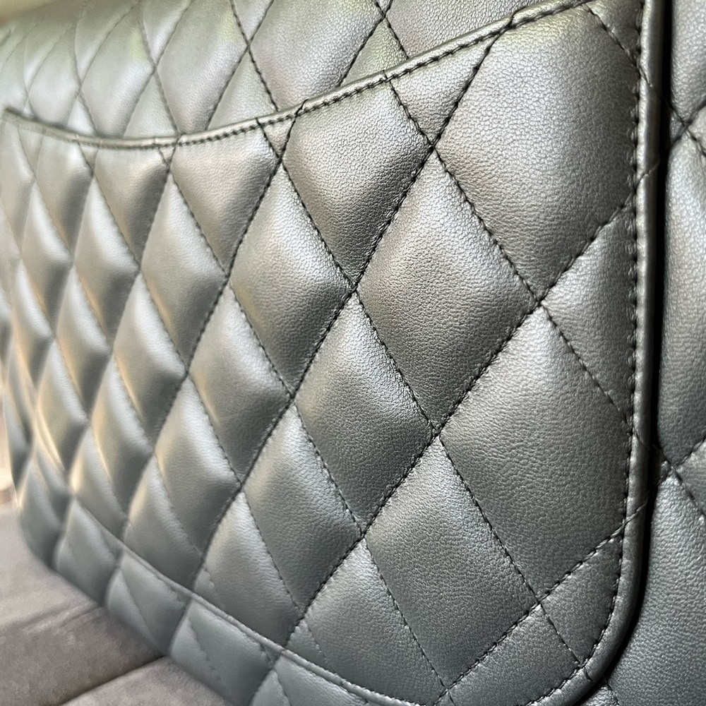 Authentic Chanel grey (single-flap) Classic Jumbo Bag with Silver Hardware - Picture 4 of 16